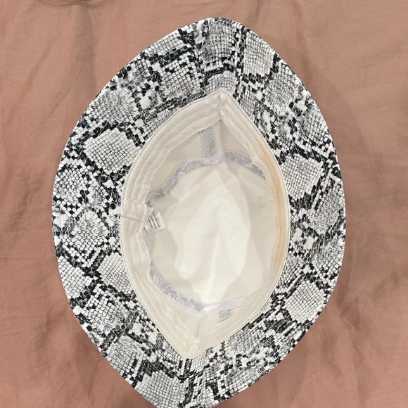Snakeskin Print Bucket Hat - Picture 4 of 5